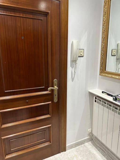 Comodo Y Centrico Apto. En Gijón Exterior foto